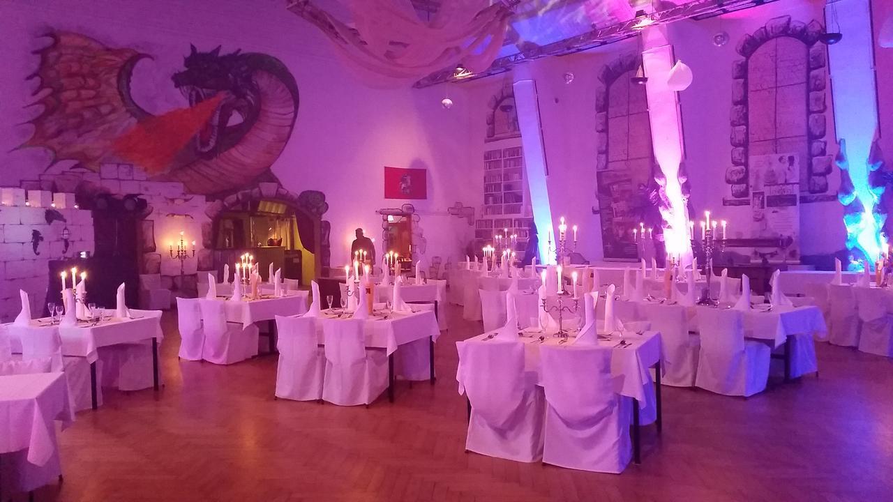 Pension Und Restaurant Die Burg Ehrenfriedersdorf Dış mekan fotoğraf