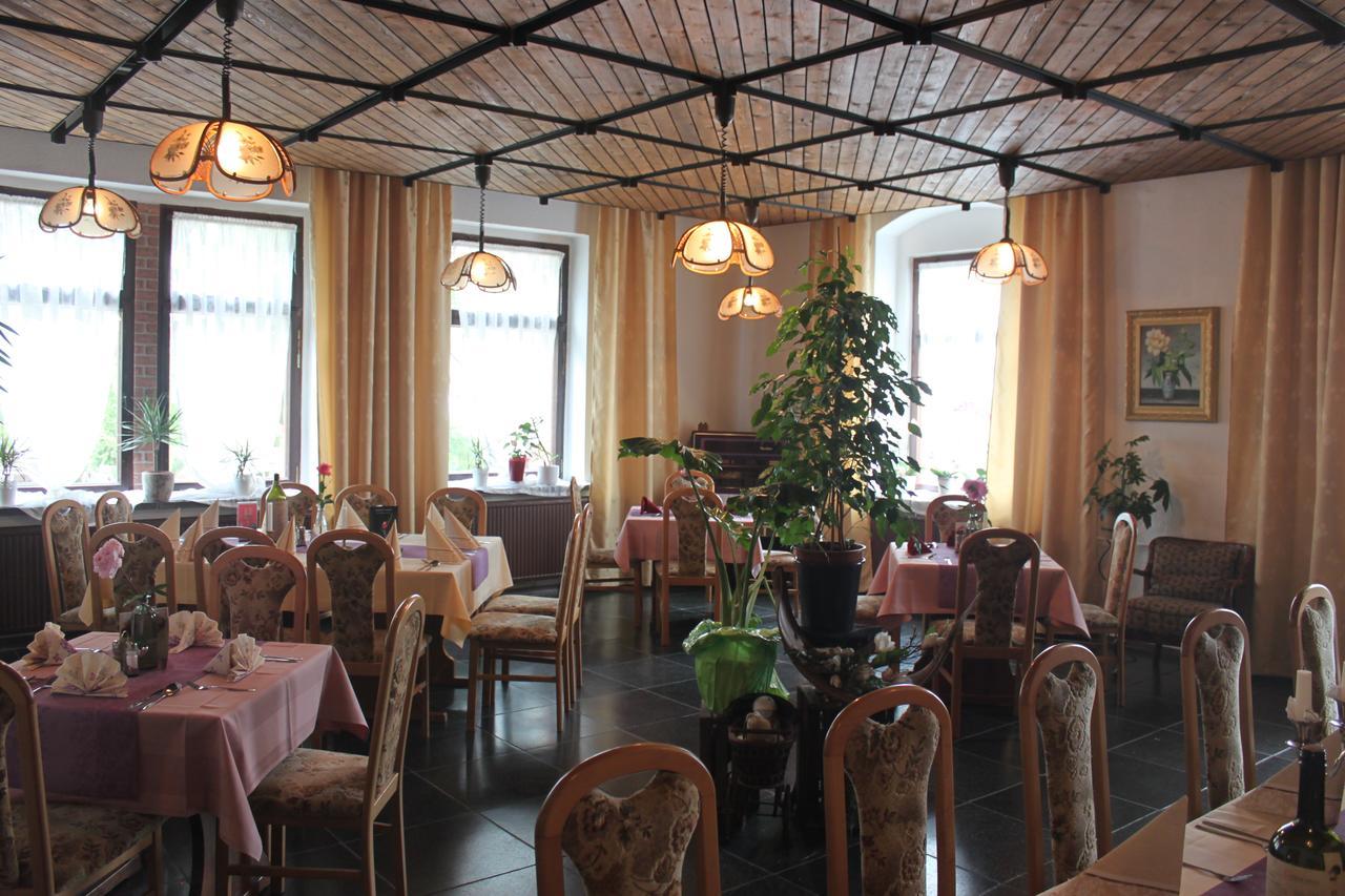Pension Und Restaurant Die Burg Ehrenfriedersdorf Dış mekan fotoğraf