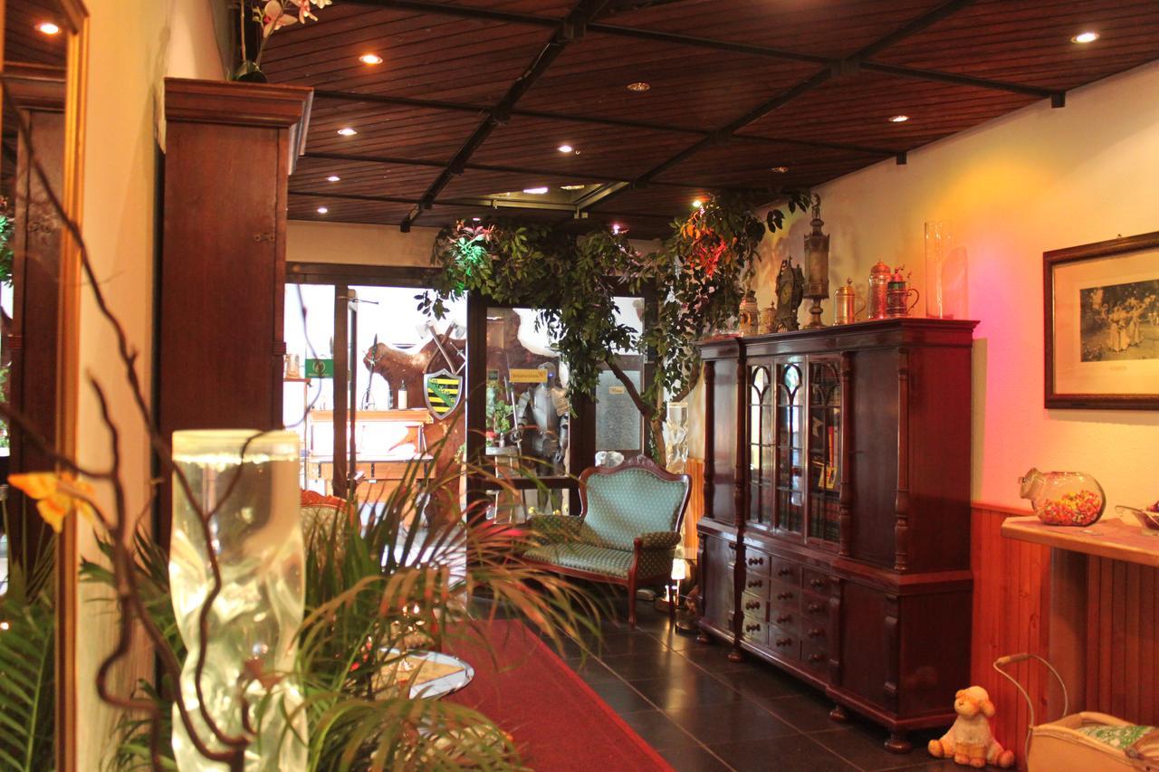 Pension Und Restaurant Die Burg Ehrenfriedersdorf Dış mekan fotoğraf