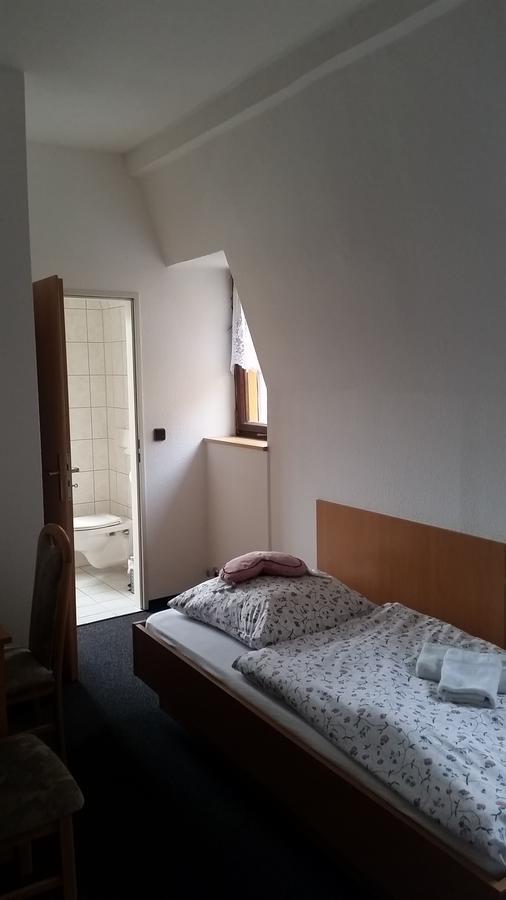Pension Und Restaurant Die Burg Ehrenfriedersdorf Dış mekan fotoğraf