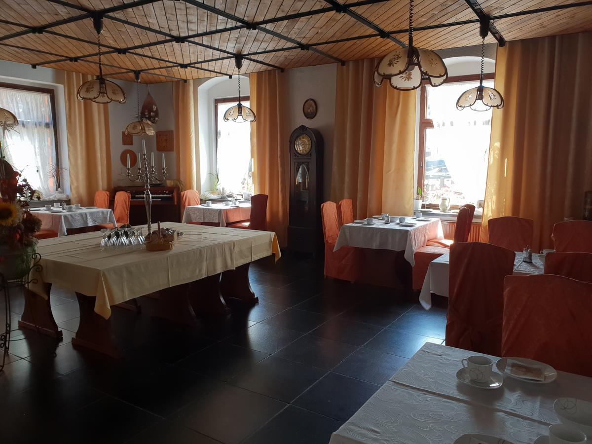Pension Und Restaurant Die Burg Ehrenfriedersdorf Dış mekan fotoğraf