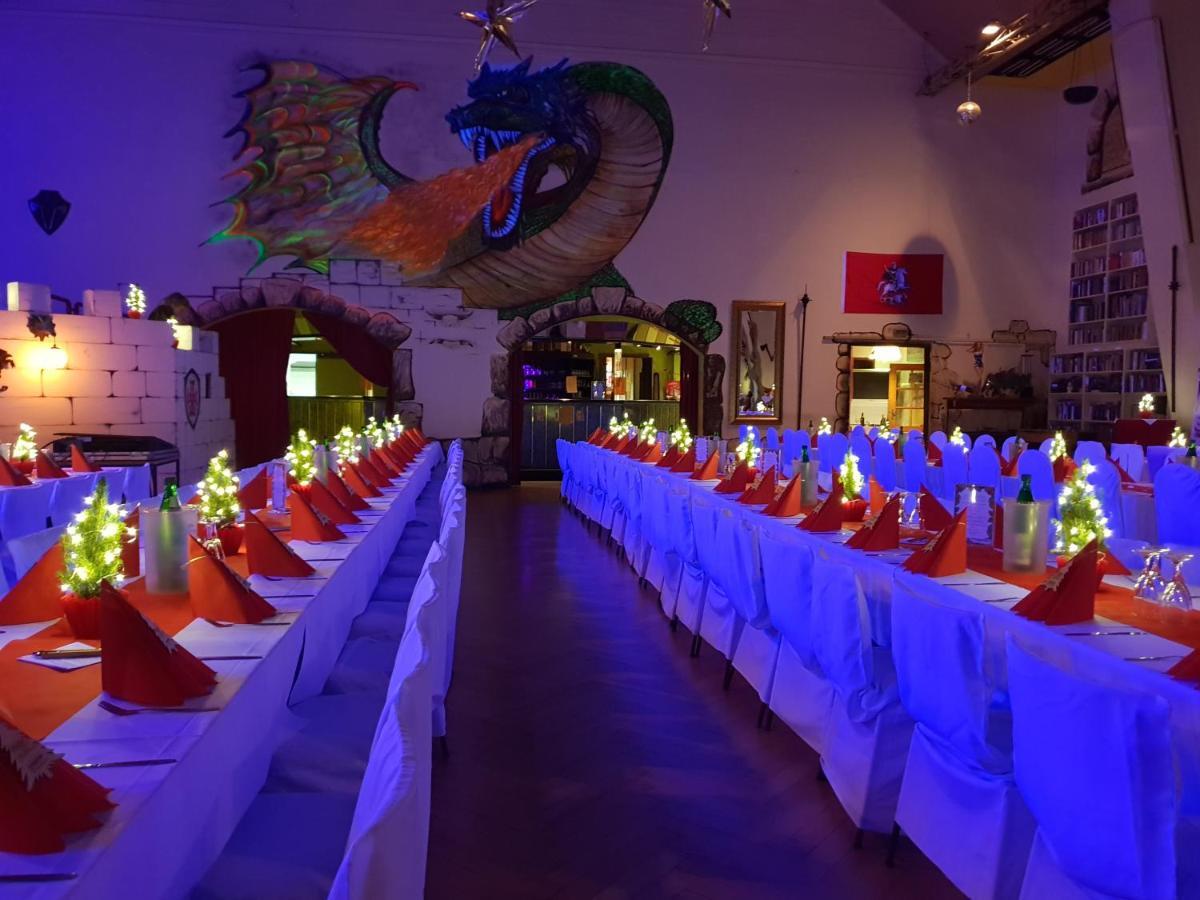 Pension Und Restaurant Die Burg Ehrenfriedersdorf Dış mekan fotoğraf